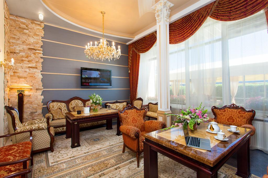 Conference Hotel Suputnyk Lvov Exteriér fotografie